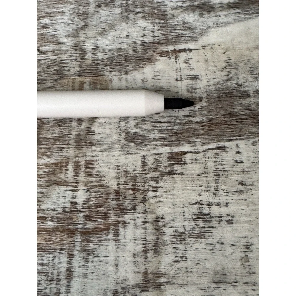 r.e.m. beauty At The Borderline Eyeliner Pencil – Midnight Black – Full Size $19